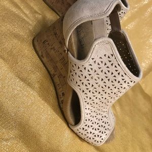 Life Stride Soft System Flex Suede Wedge